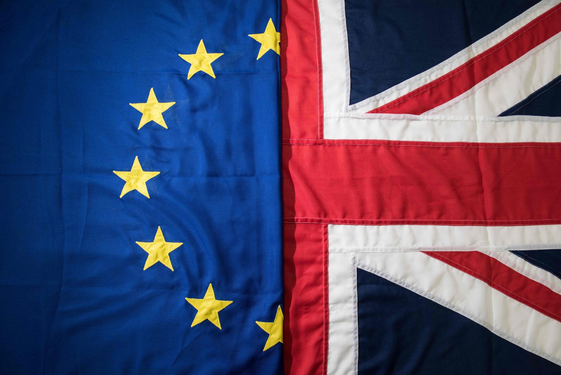 Tribunal diz que Reino Unido pode reverter Brexit sem autorização dos restantes membros da UE