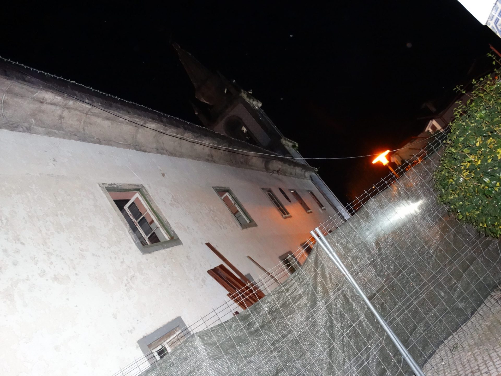 Homem cai de telhado em Igreja de Braga
