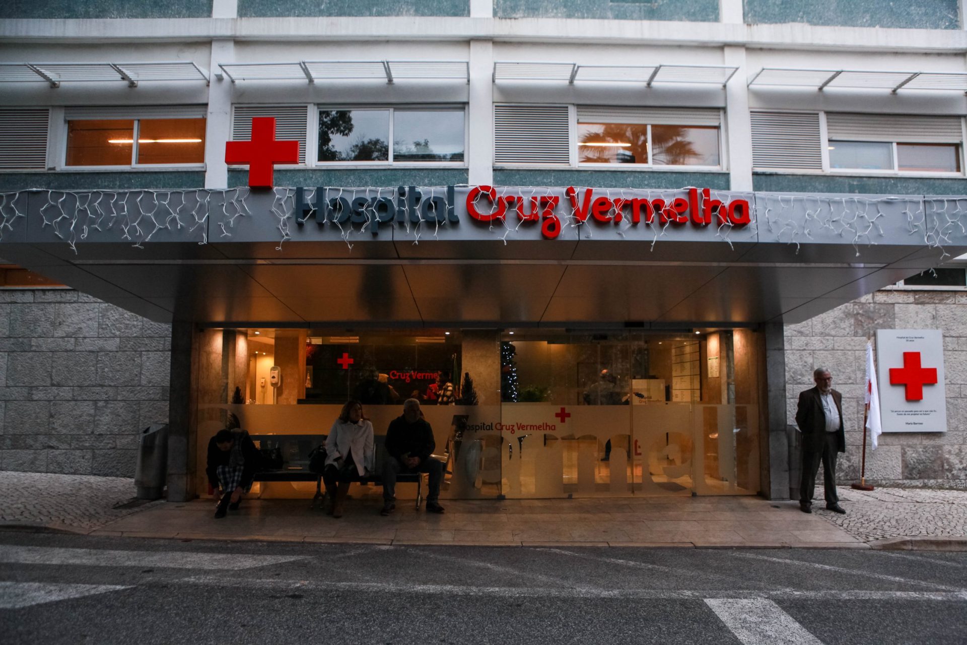 Trabalhadores do Hospital da Cruz Vermelha em greve esta quinta-feira