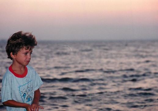 Ator Jaime Lorente, da série ‘Casa de Papel’, partilha fotos da infância | FOTOS