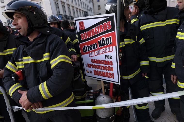 Bombeiros profissionais iniciam greve já esta terça-feira
