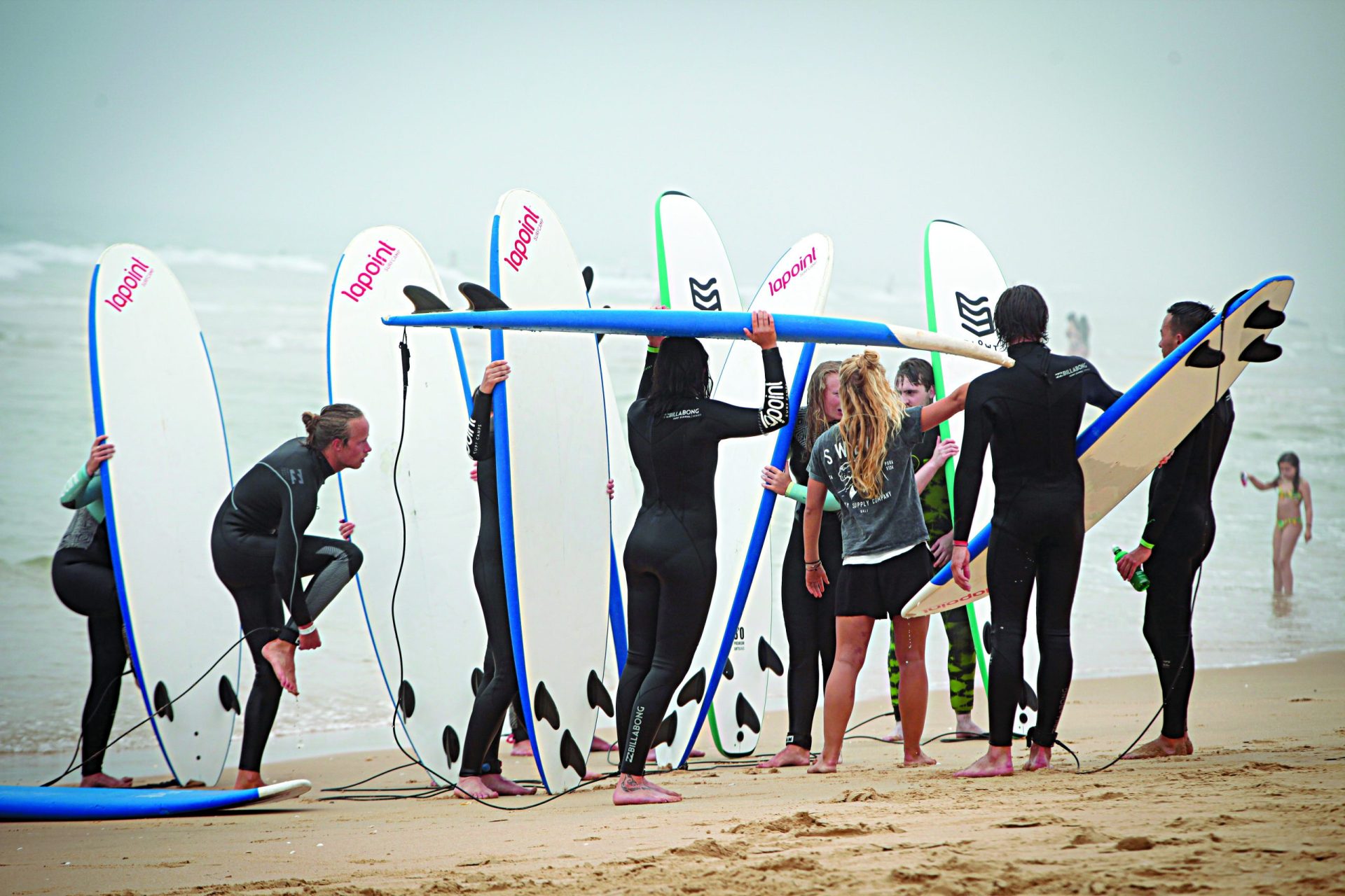 Guinness oficializa recorde da maior aula de surf do mundo na Fonte da Telha