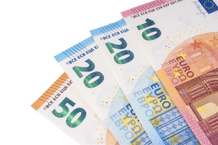 Conselho de Ministros aprova aumento do salário mínimo para 600 euros