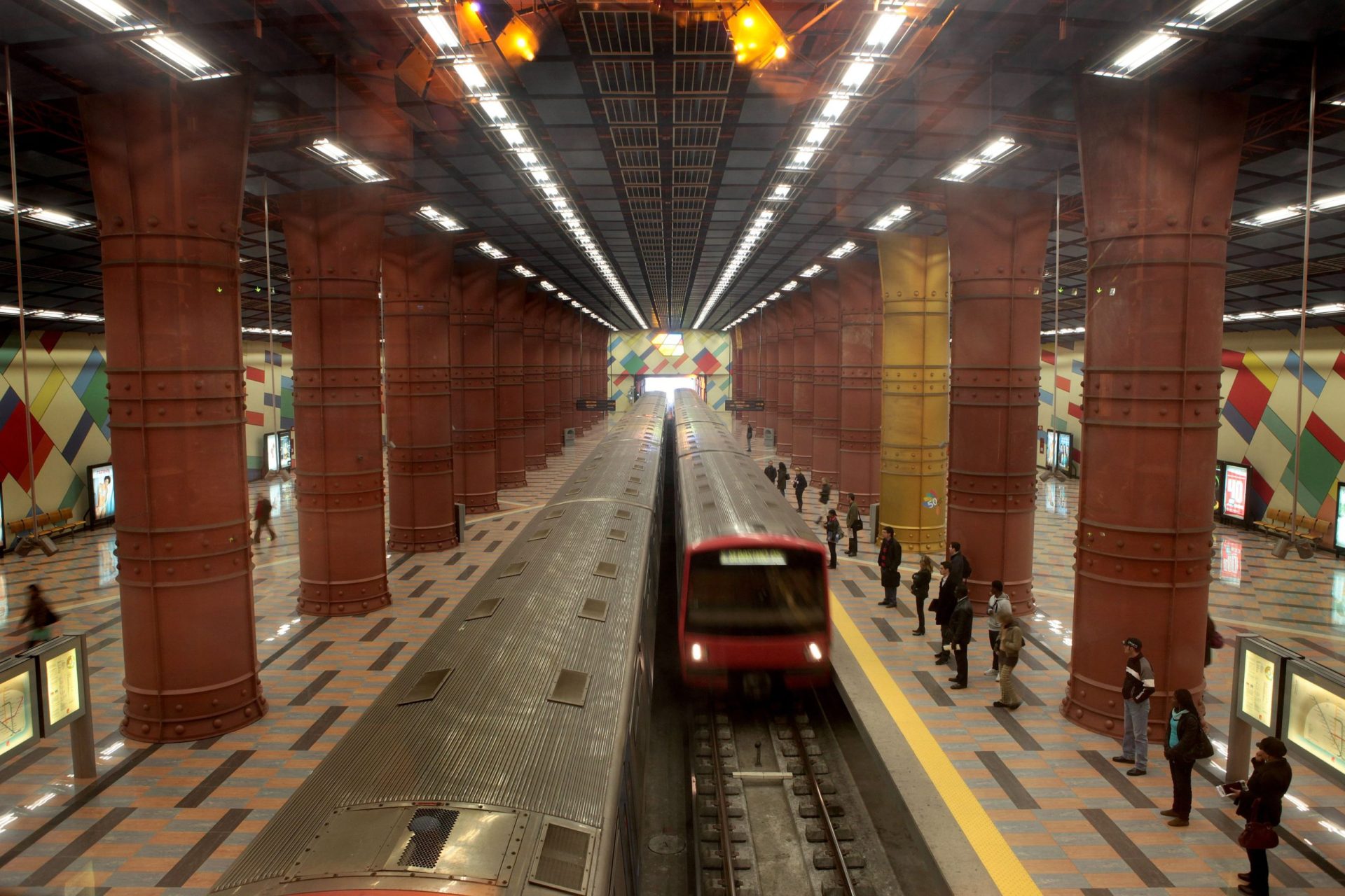 Atenção. O metro de Lisboa vai sofrer algumas alterações na véspera e dia de Natal