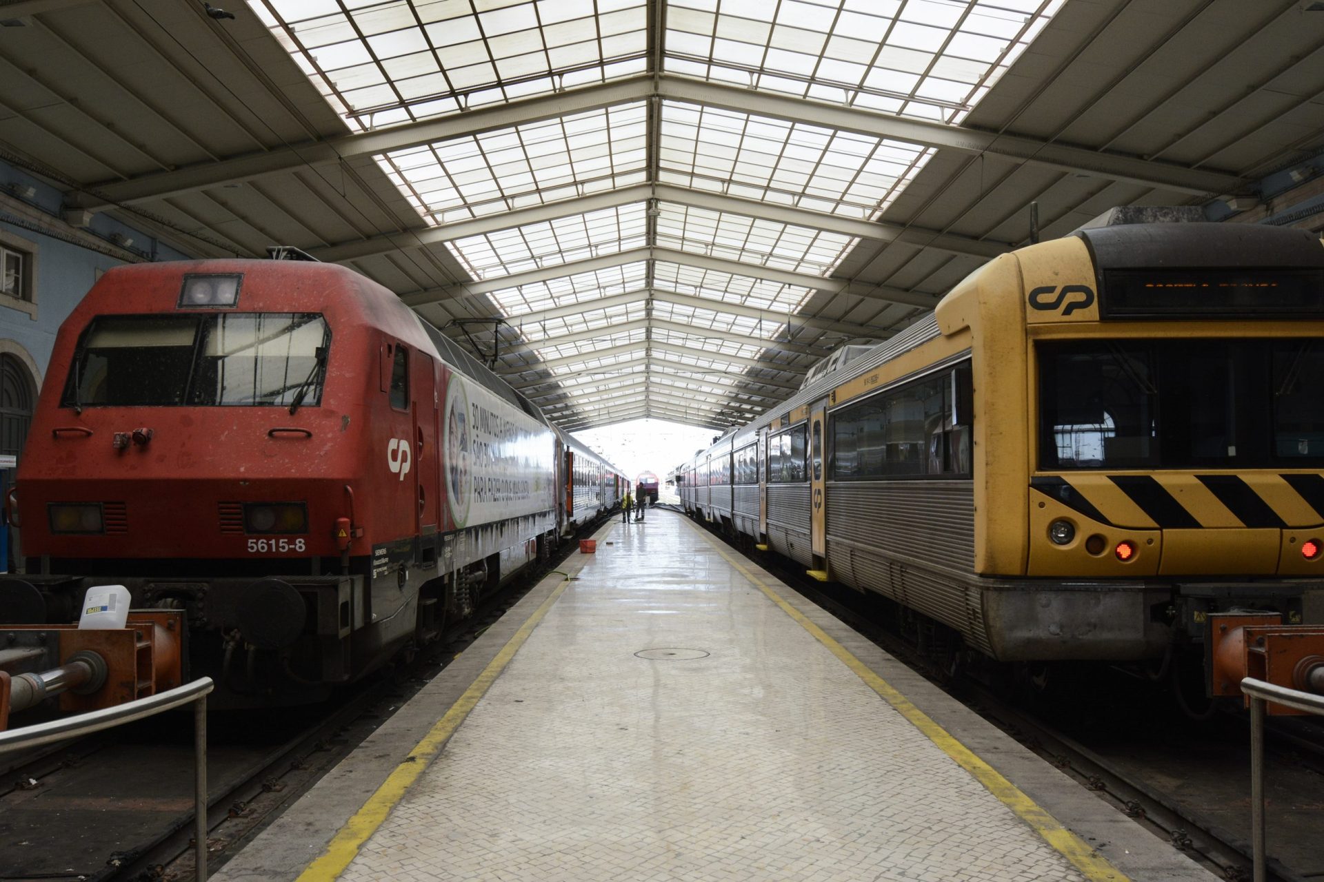 Apena 13 comboios circularam até às 9h devido à greve na CP