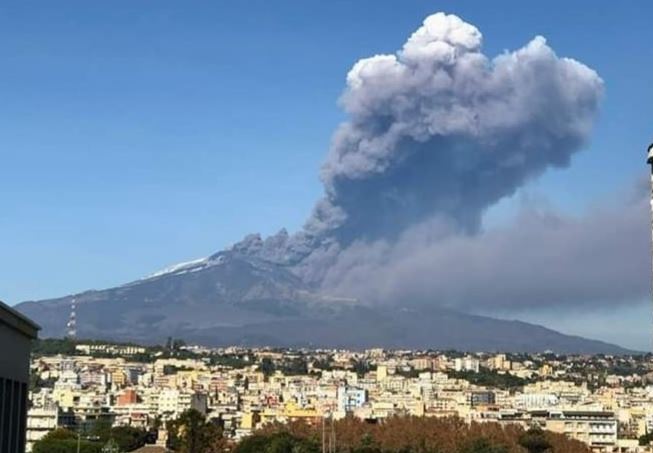 Dez feridos após sismo de 5,1 junto ao Etna | VÍDEO