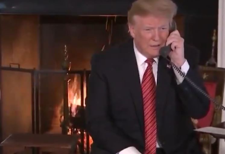 Apesar da pergunta de Trump ao telefone, menina ainda acredita no Pai Natal