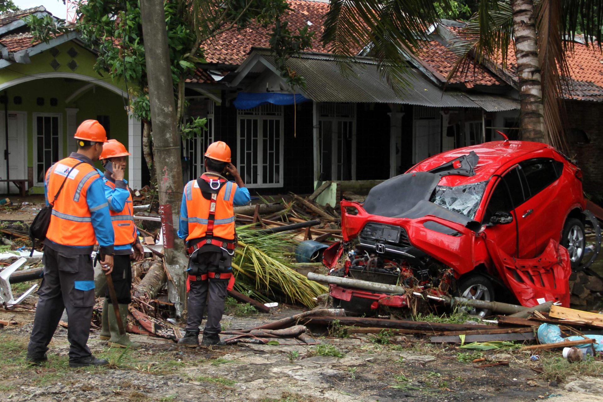 Indonesia. Nível de alerta do vulcão Anak Krakatoa elevado para 3