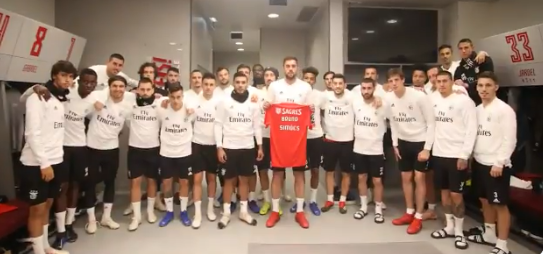 Plantel do Benfica publica vídeo de apoio a adepto apedrejado | Vídeo