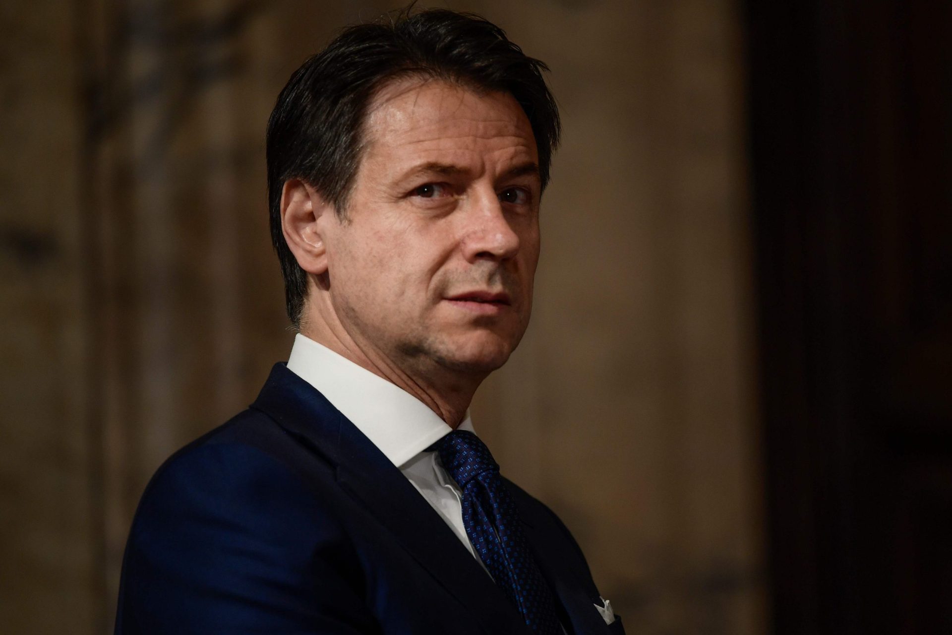 Primeiro-ministro italiano defende interrupção do campeonato de futebol