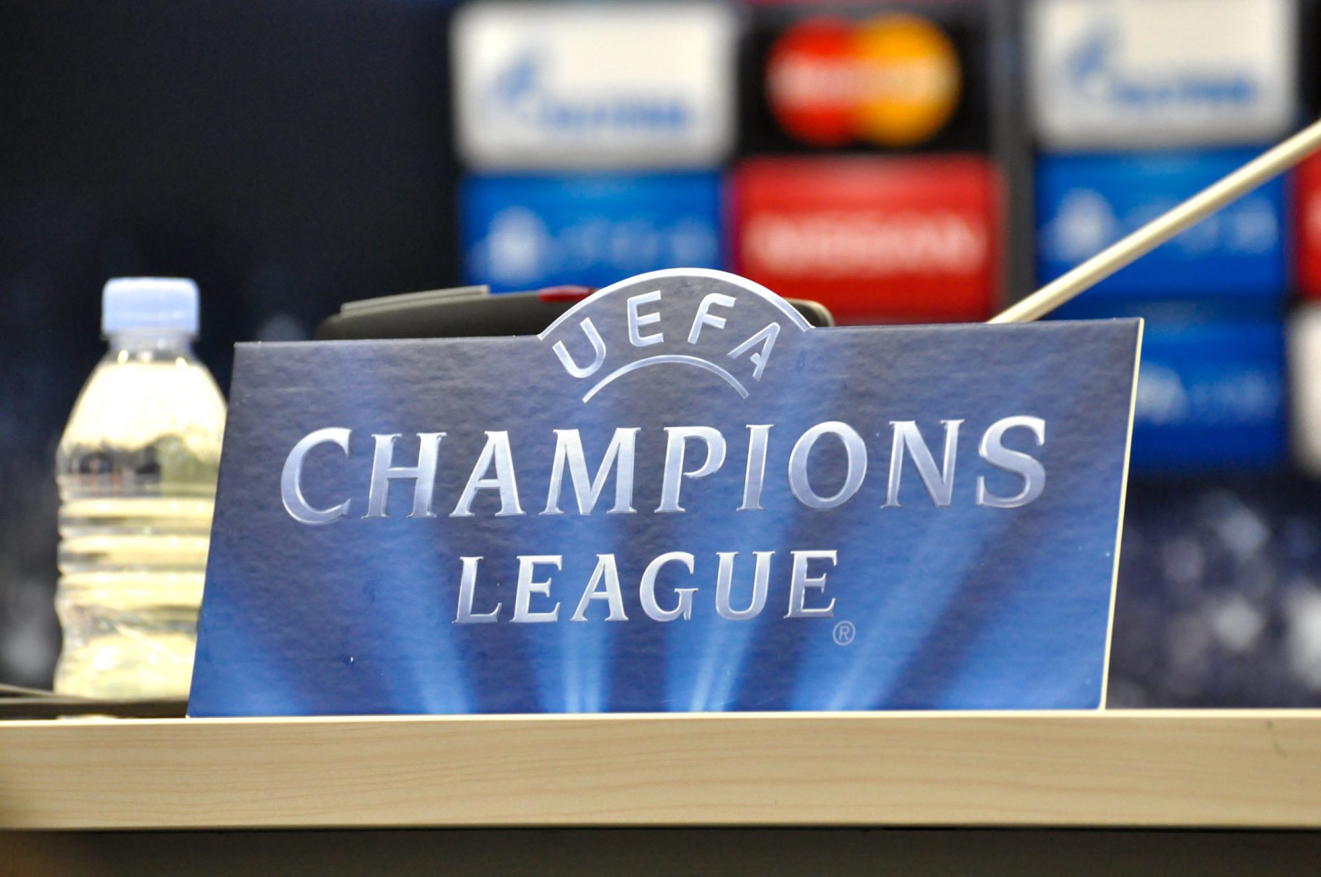 UEFA confirma VAR na Champions a partir dos oitavos de final
