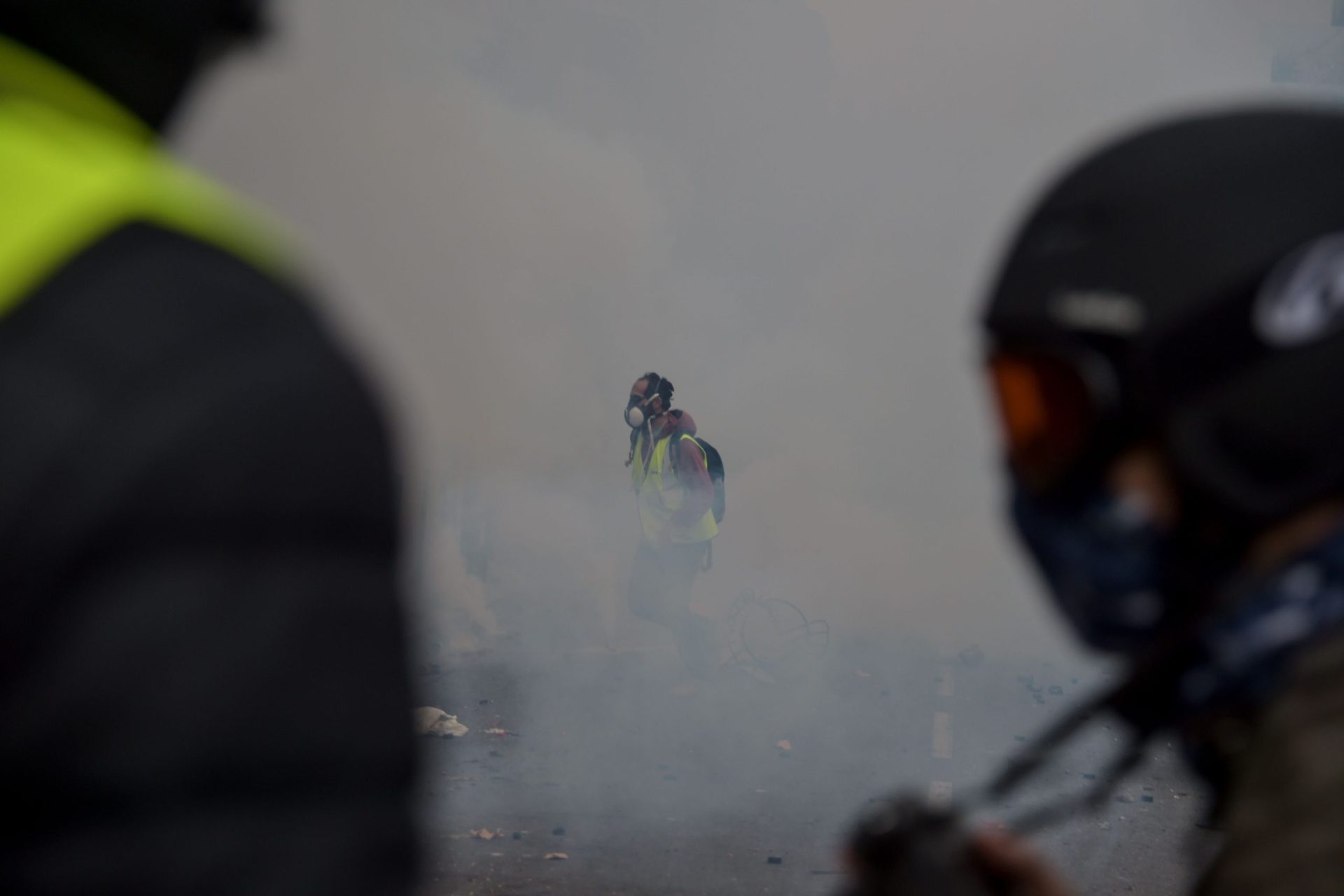 ‘Coletes amarelos’. Lusodescendente salvou polícia francês de ser agredido durante protestos