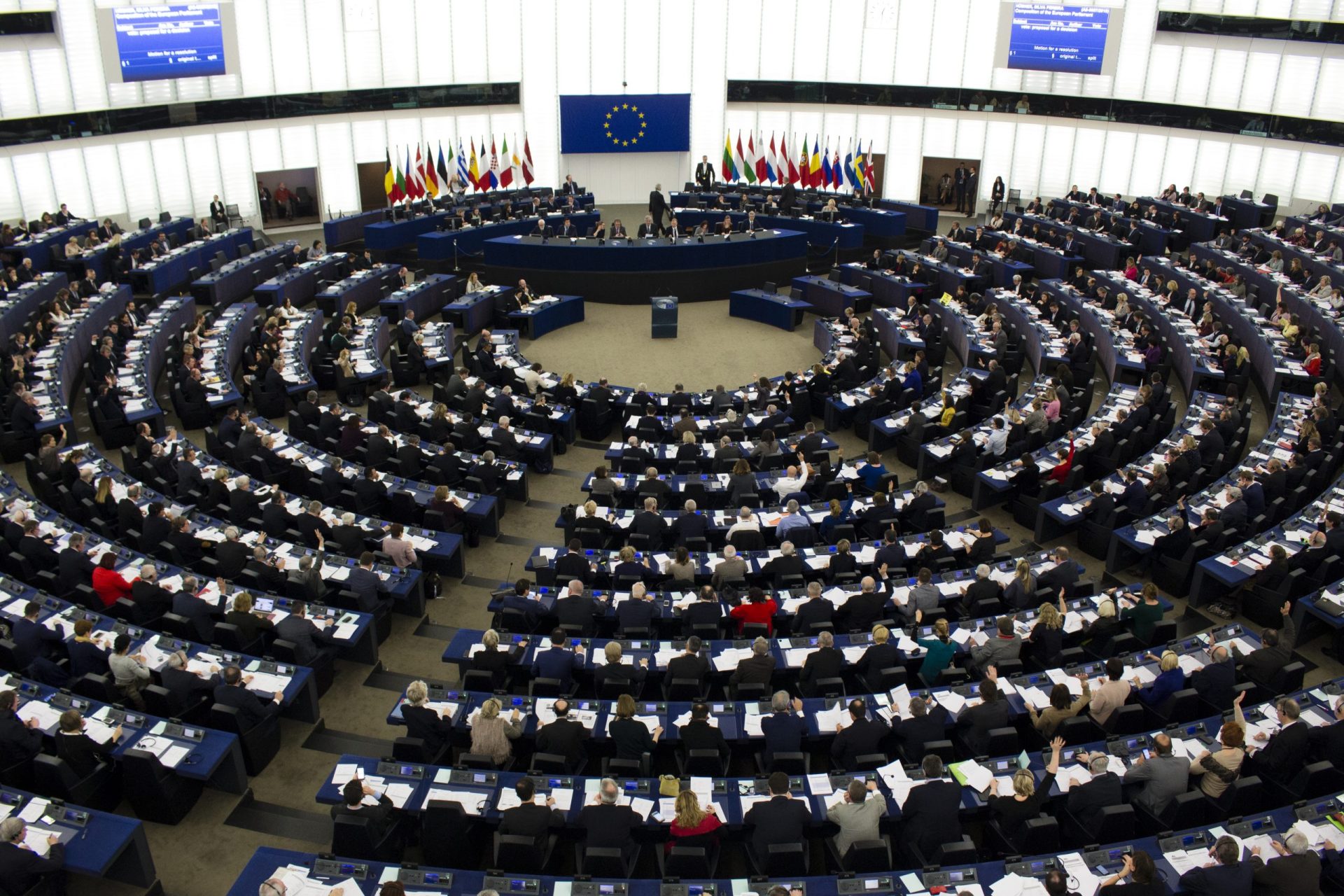Nova composição do Parlamento Europeu aprovada sem listas transnacionais