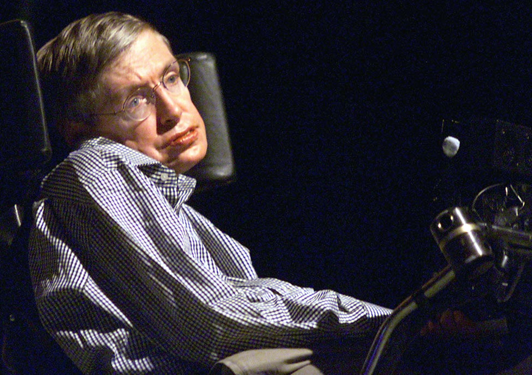O dia em que Stephen Hawking &#8220;apareceu&#8221; em Lisboa para falar de tecnologia