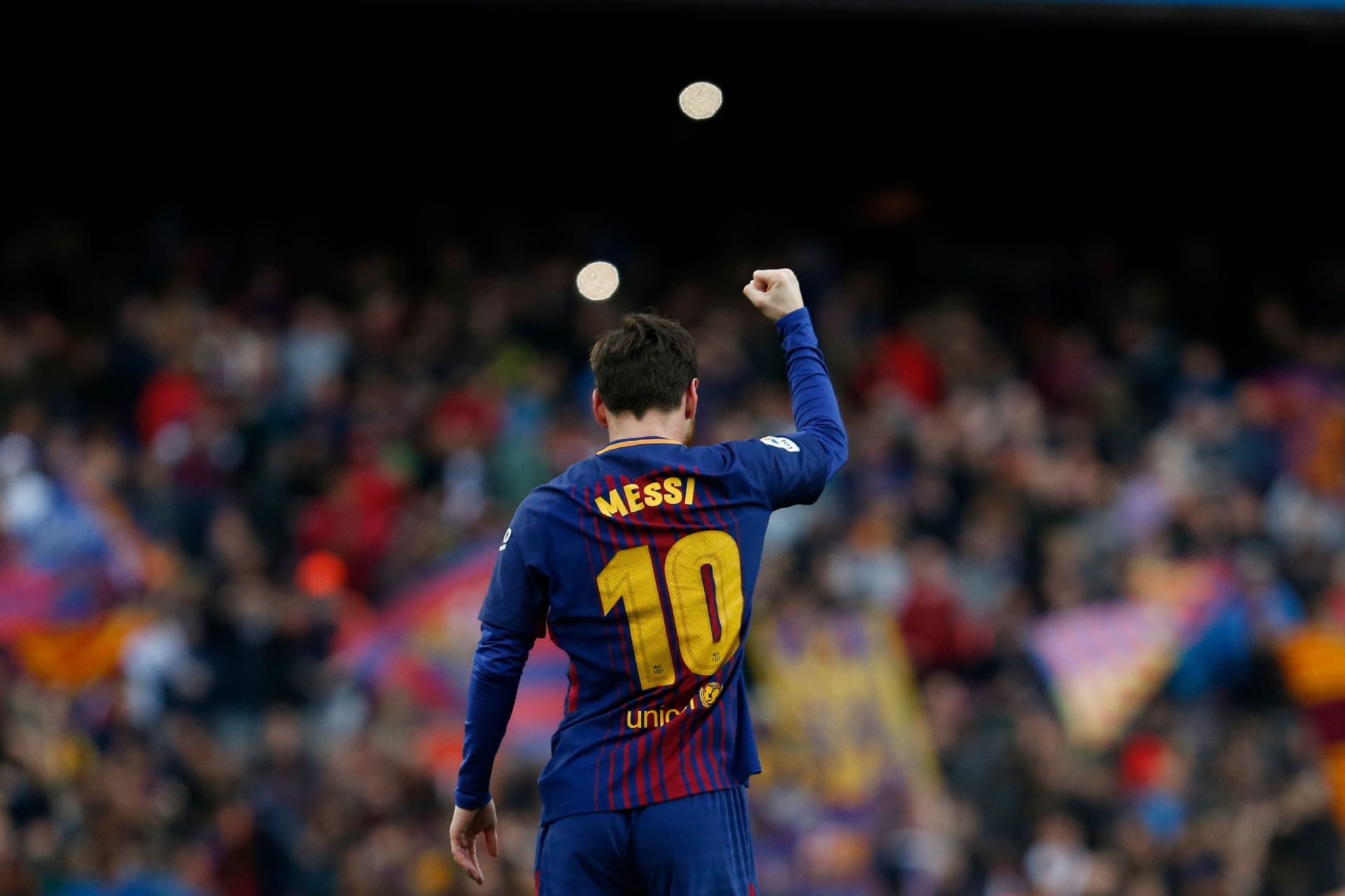 Espanha. Mestria de Messi escancara porta do título