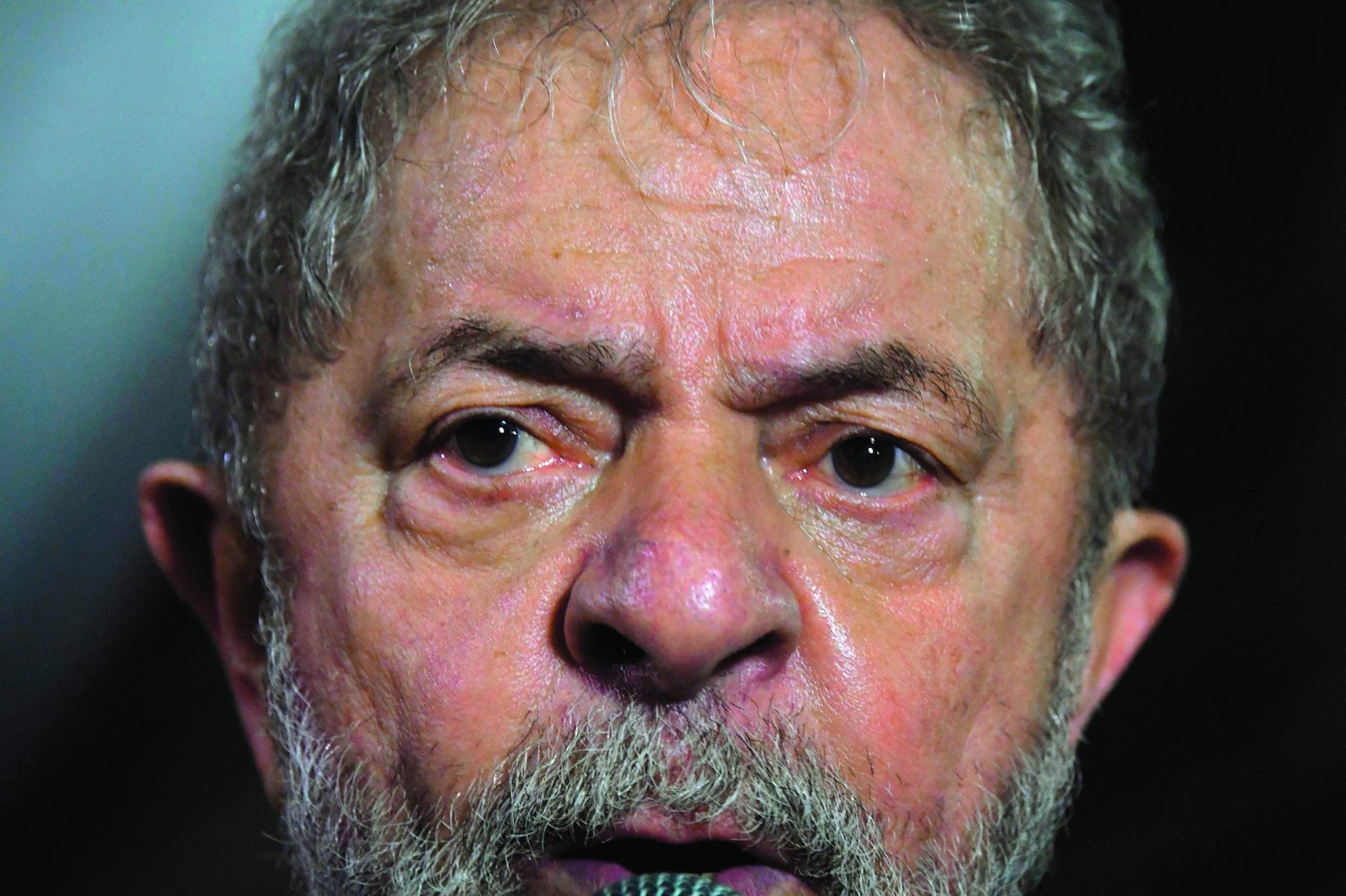 MP quer que Lula comece já a cumprir pena de prisão