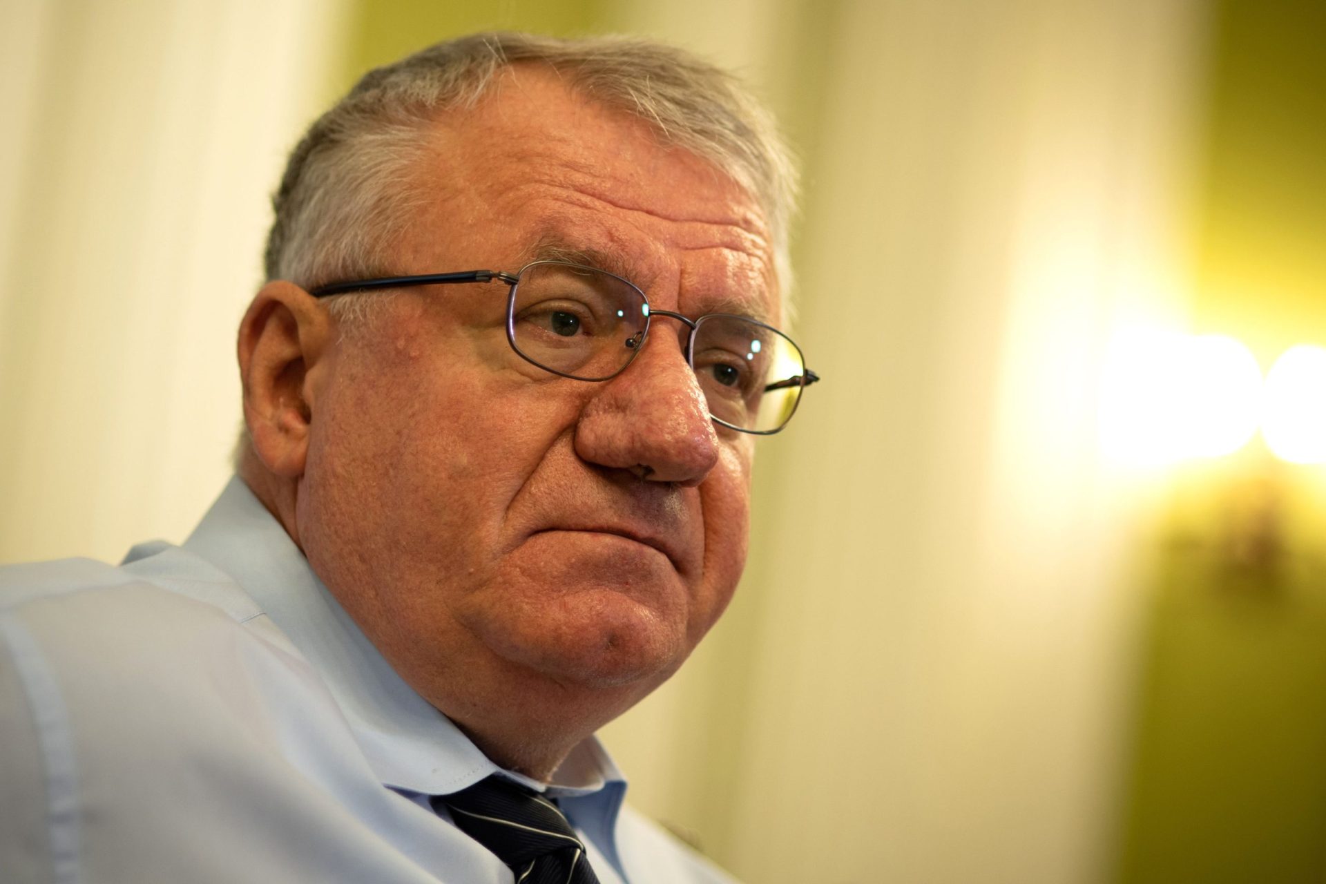 Vojislav Seselj condenado a 10 anos de prisão por crimes contra a Humanidade