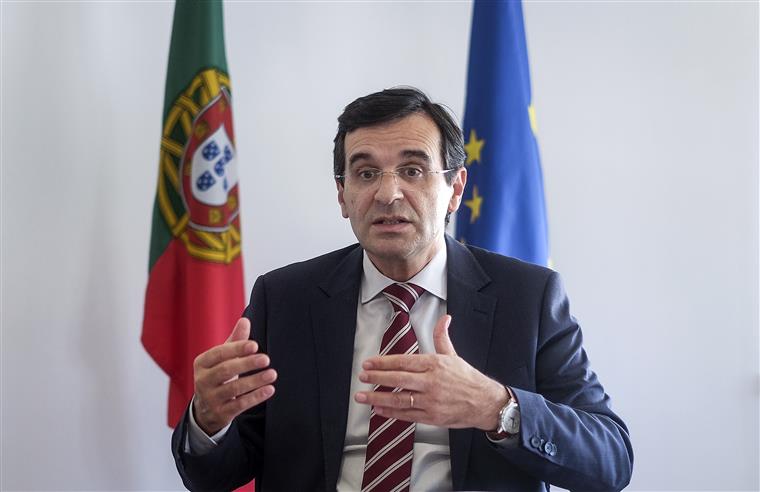 Ministro da Saúde pede à IGAS que esclareça situação na ala pediátrica do S. João