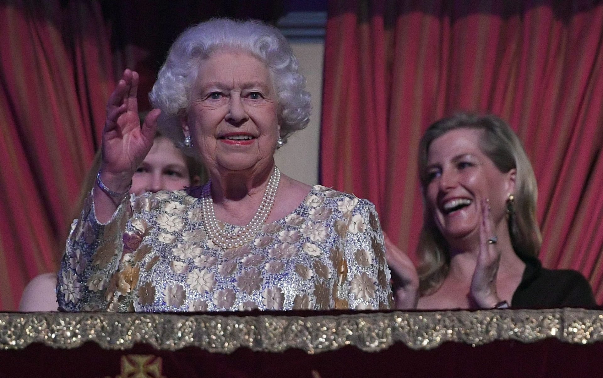 Família real celebra 92.º aniversário de Isabel II