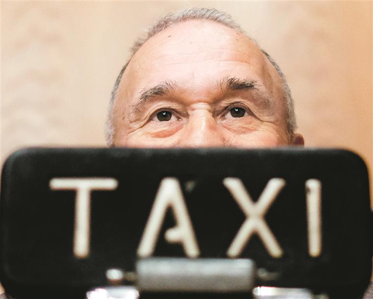 ‘Lei da Uber’. Taxistas aplaudem veto de Marcelo