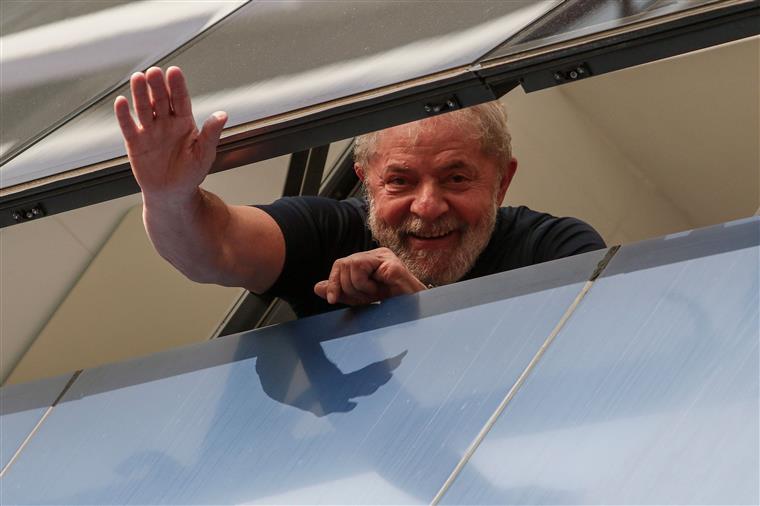 As primeiras horas de Lula na cadeia