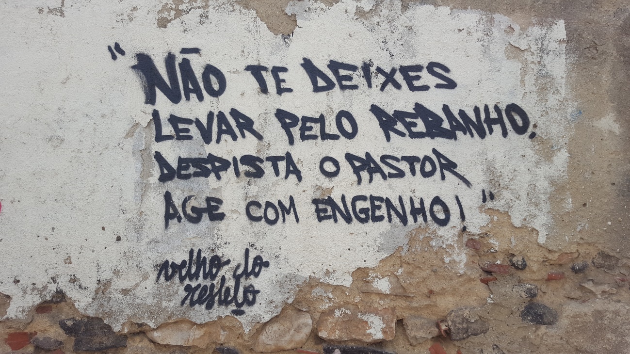 ‘Não te deixes levar pelo rebanho: despista o pastor, age com engenho!’