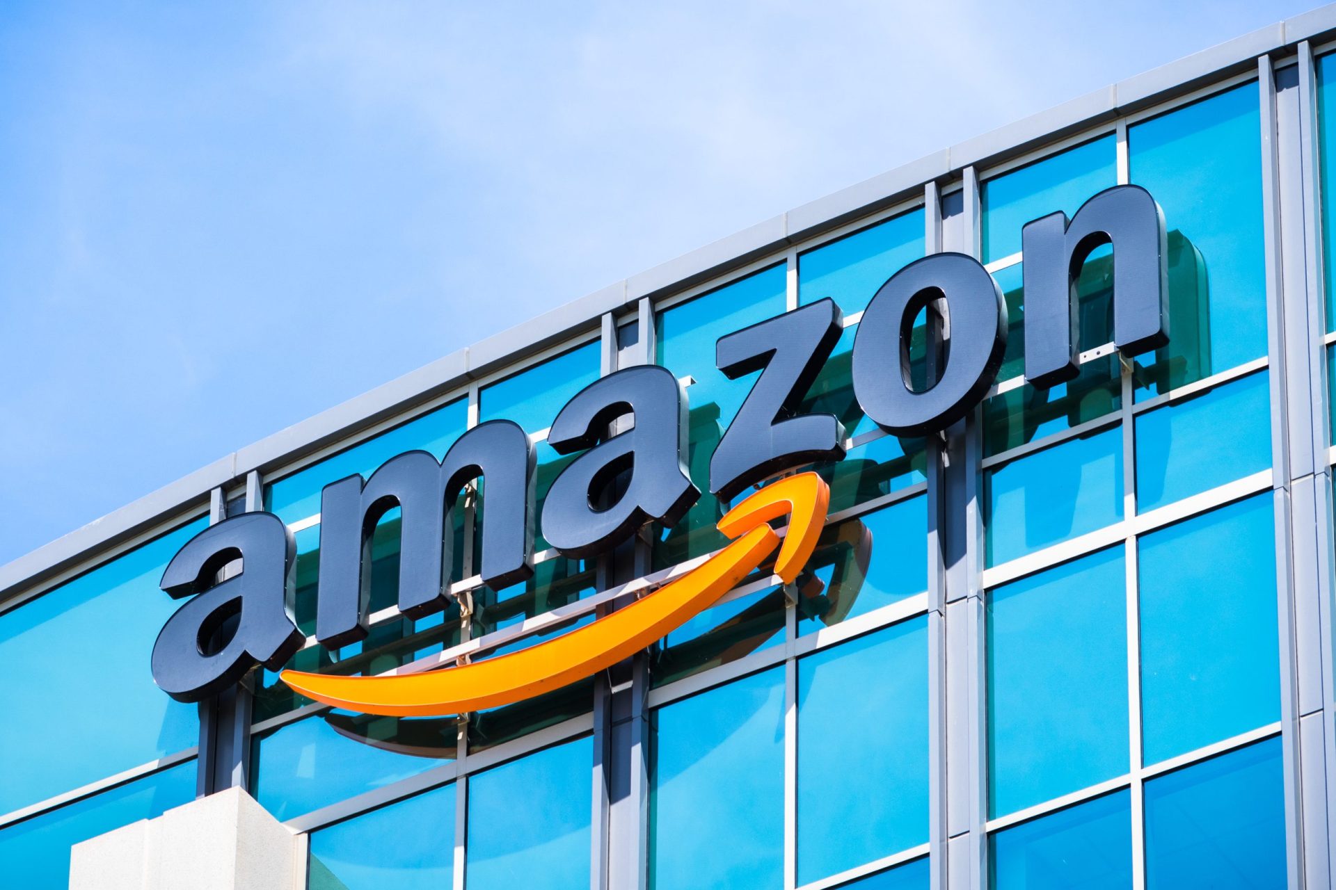 Amazon vai contratar mais mil trabalhadores na Irlanda