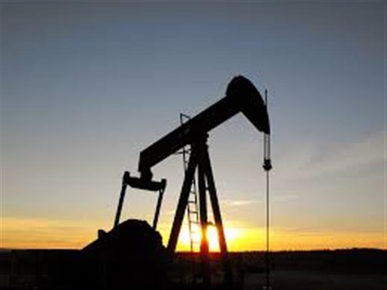 Acordo para aumento da produção de petróleo