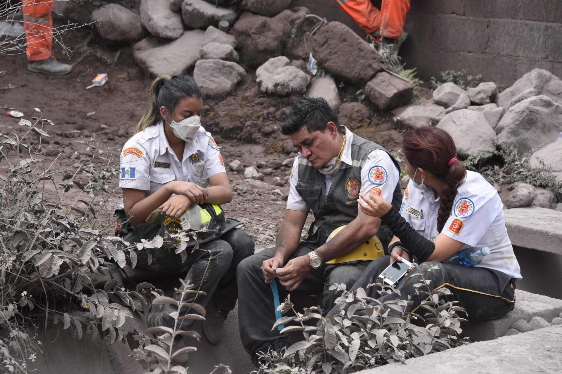 75 mortos, 192 desaparecidos, mais de 2600 desalojados. A tragédia na Guatemala