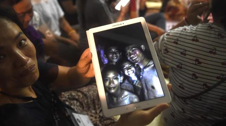 Tailândia. Médicos desaconselham ida dos jovens resgatados à final do Mundial