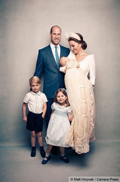 Inglaterra. Família Real publica fotos do batizado do príncipe Louis | Fotogaleria