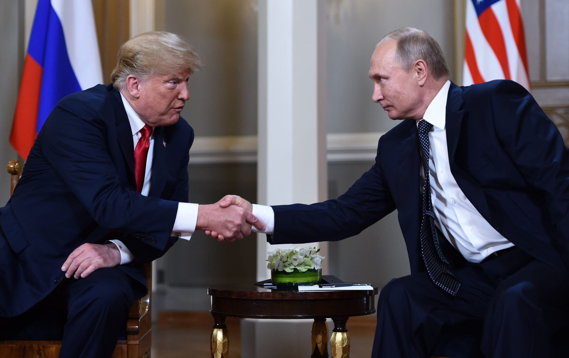 Trump admite “um começo muito bom” na cimeira com Putin