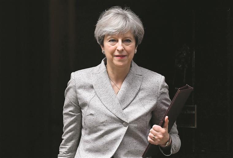 Terrorista confessou plano para matar Theresa May