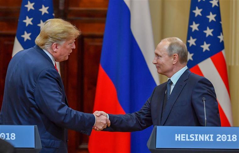 Capa da Time junta Trump e Putin