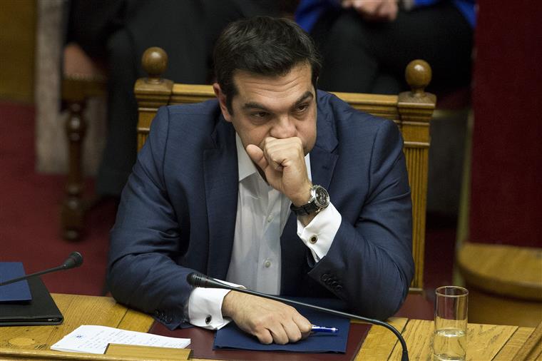 Grécia. Alexis Tsipras declara três dias de luto nacional