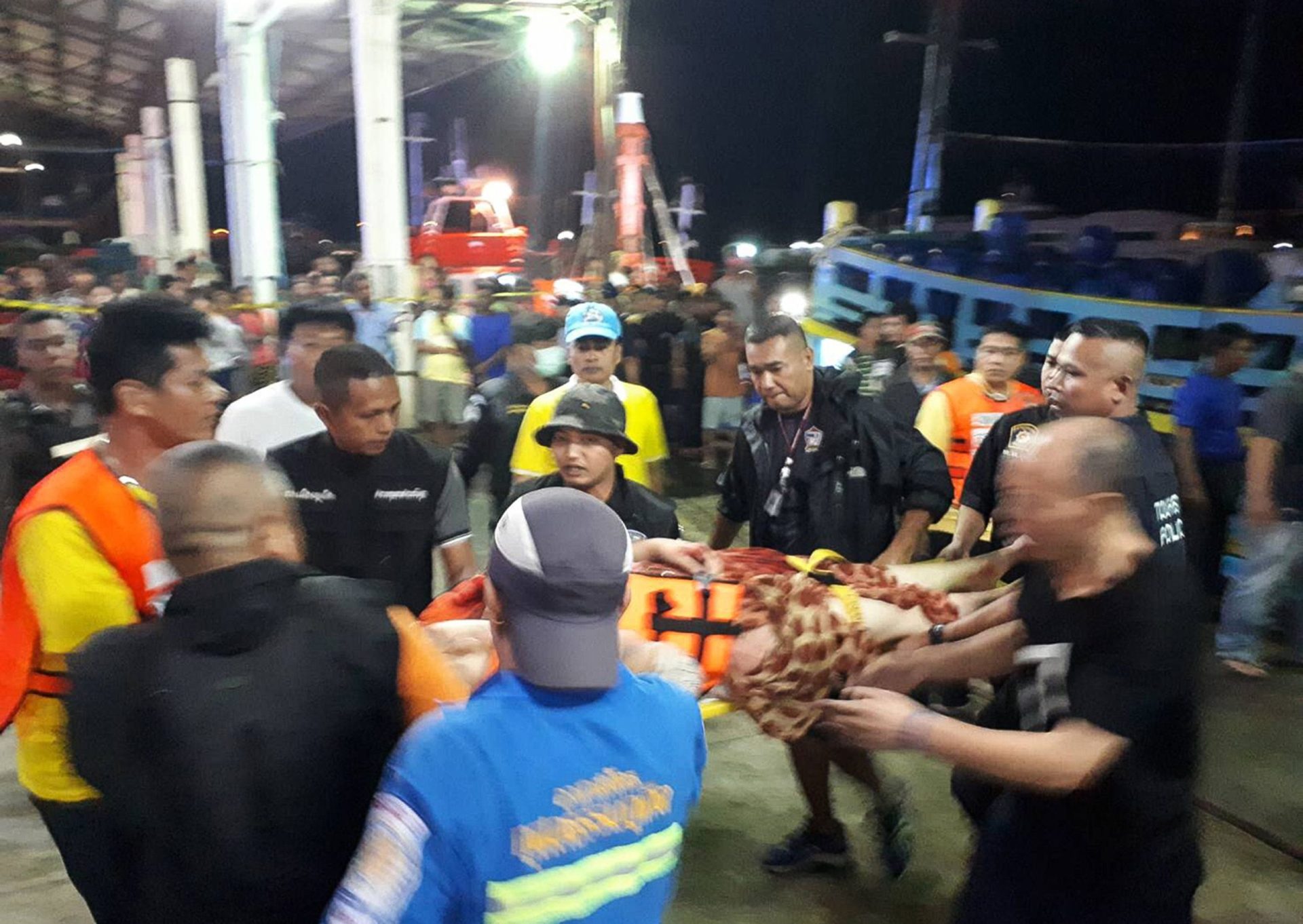 Tailândia. 53 pessoas estão desaparecidas e uma morreu depois de um naufrágio