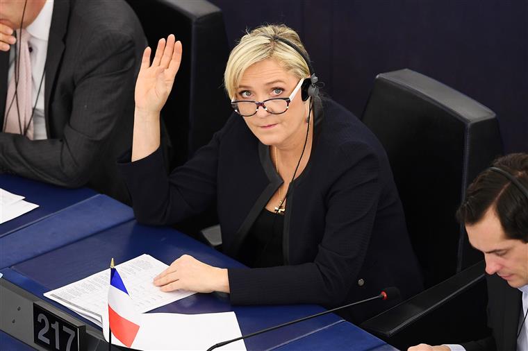 Marine Le Pen. &#8220;A decisão dos juízes é um verdadeiro golpe de Estado”