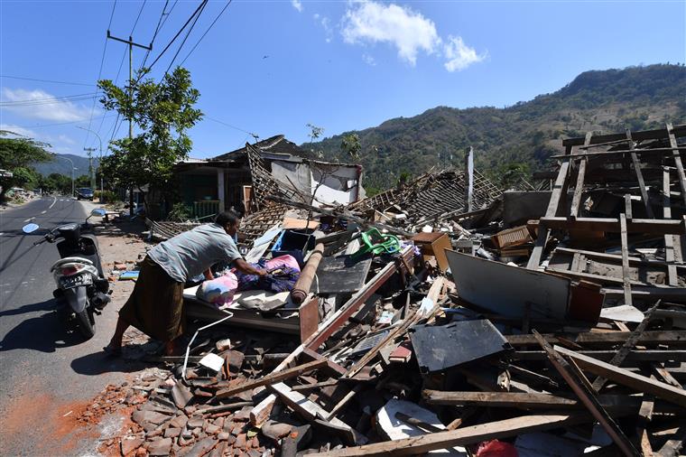 Novo balanço aponta para 436 vítimas mortais do sismo na Indonésia