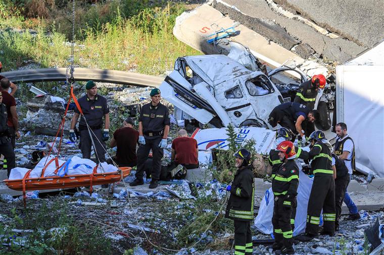 Governo italiano corrige número de vítimas mortais do colapso de ponte para 26