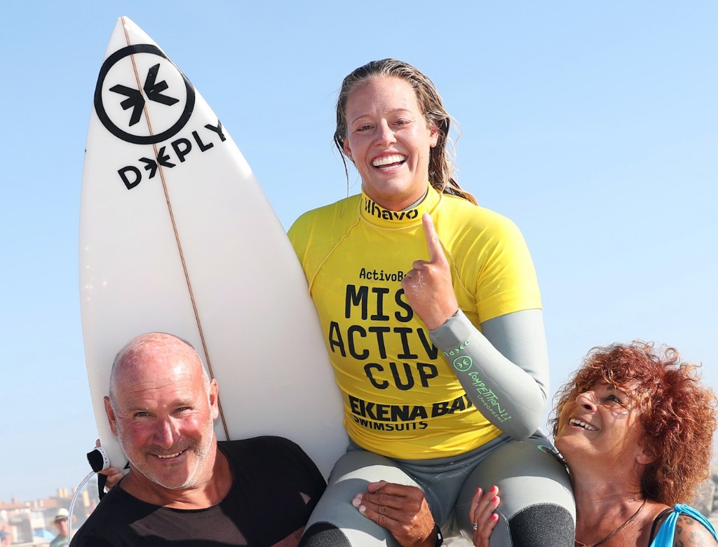 Camilla Kemp sagra-se campeã nacional de surf