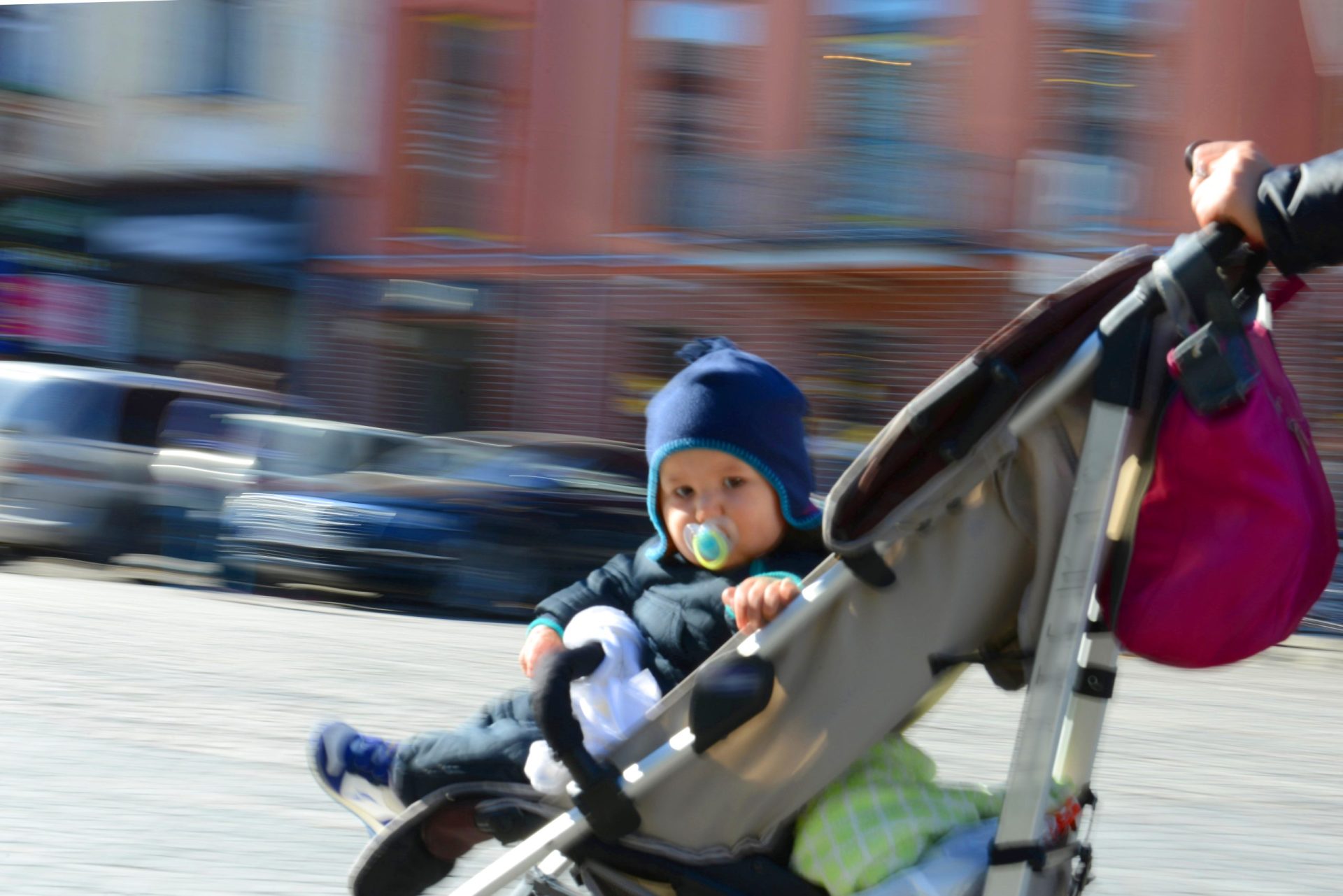 Estudo revela que carrinhos de bebé podem colocar em risco a saúde das crianças