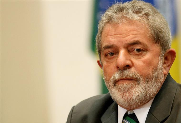 Lula mantém-se à frente nas sondagens