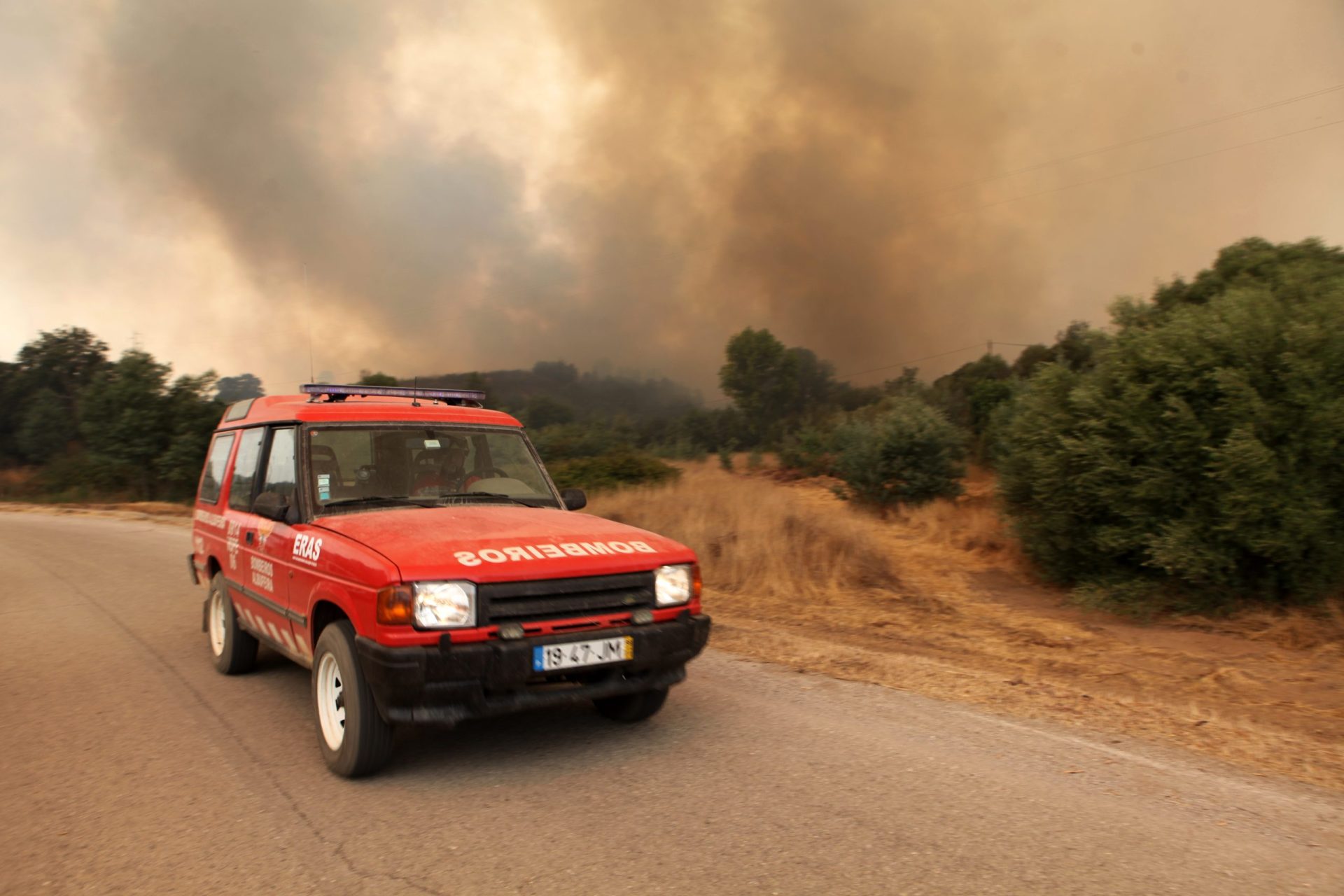 Há 50 concelhos de 12 distritos do país que apresentam hoje risco máximo de incêndio