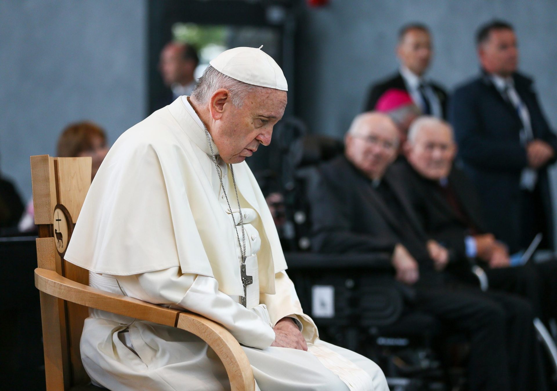 Papa Francisco: “Nenhum de nós pode deixar de ficar comovido pelas histórias de jovens que sofreram abusos&#8221;