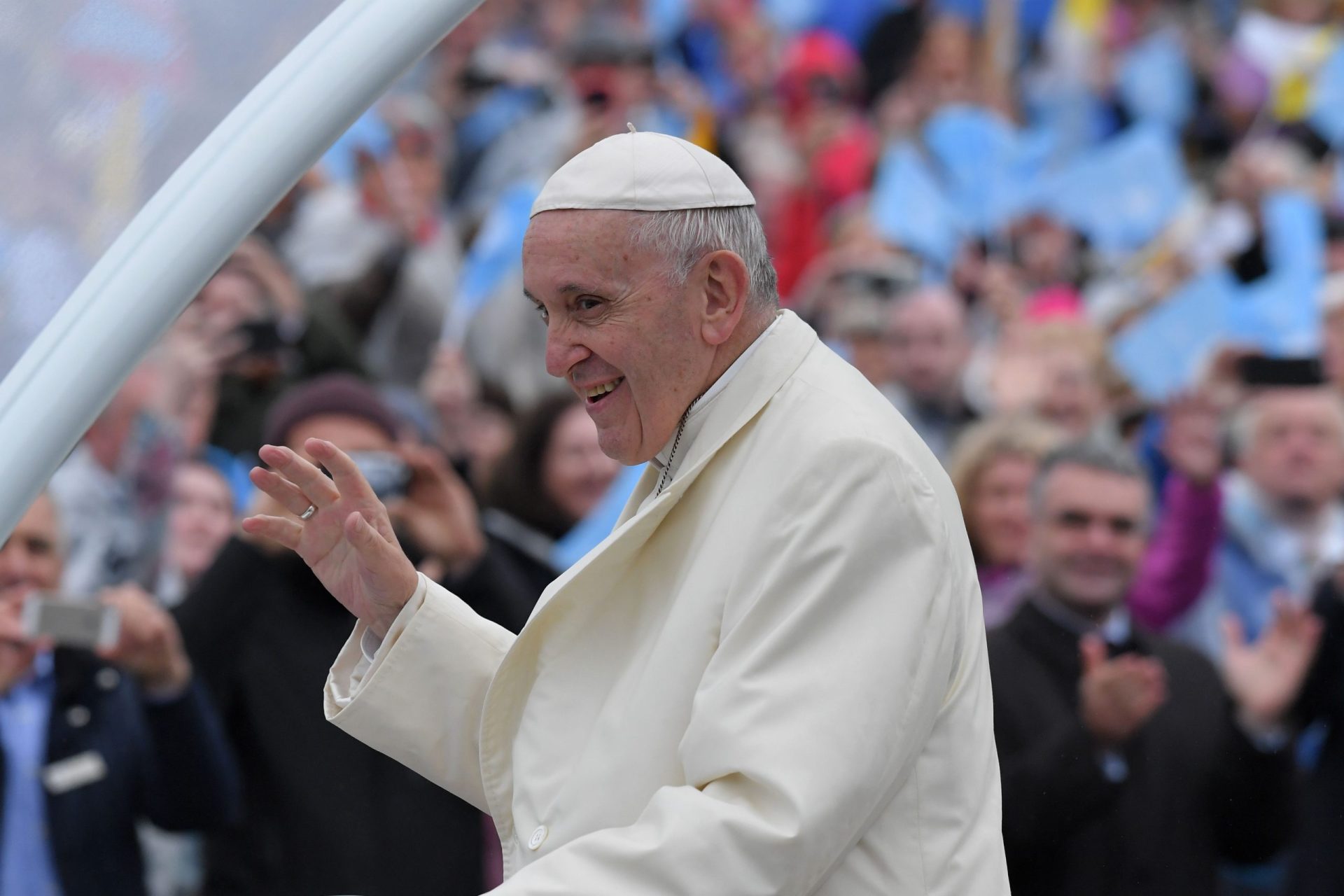 Associações de defesa dos direitos LGBT francesas criticam palavras do papa sobre homossexualidade