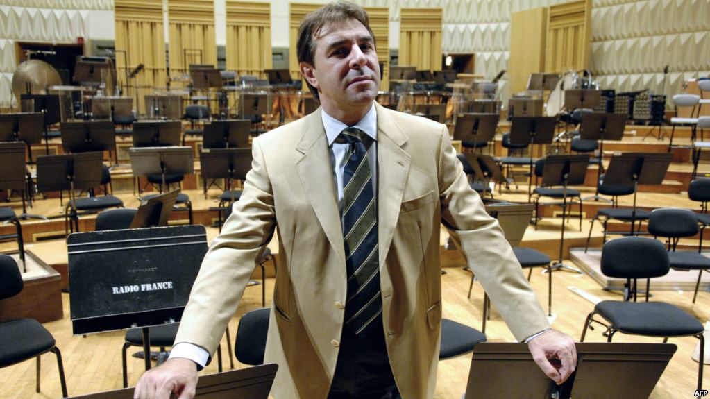 Acusações de abusos sexuais afastam maestro da Orquestra Real