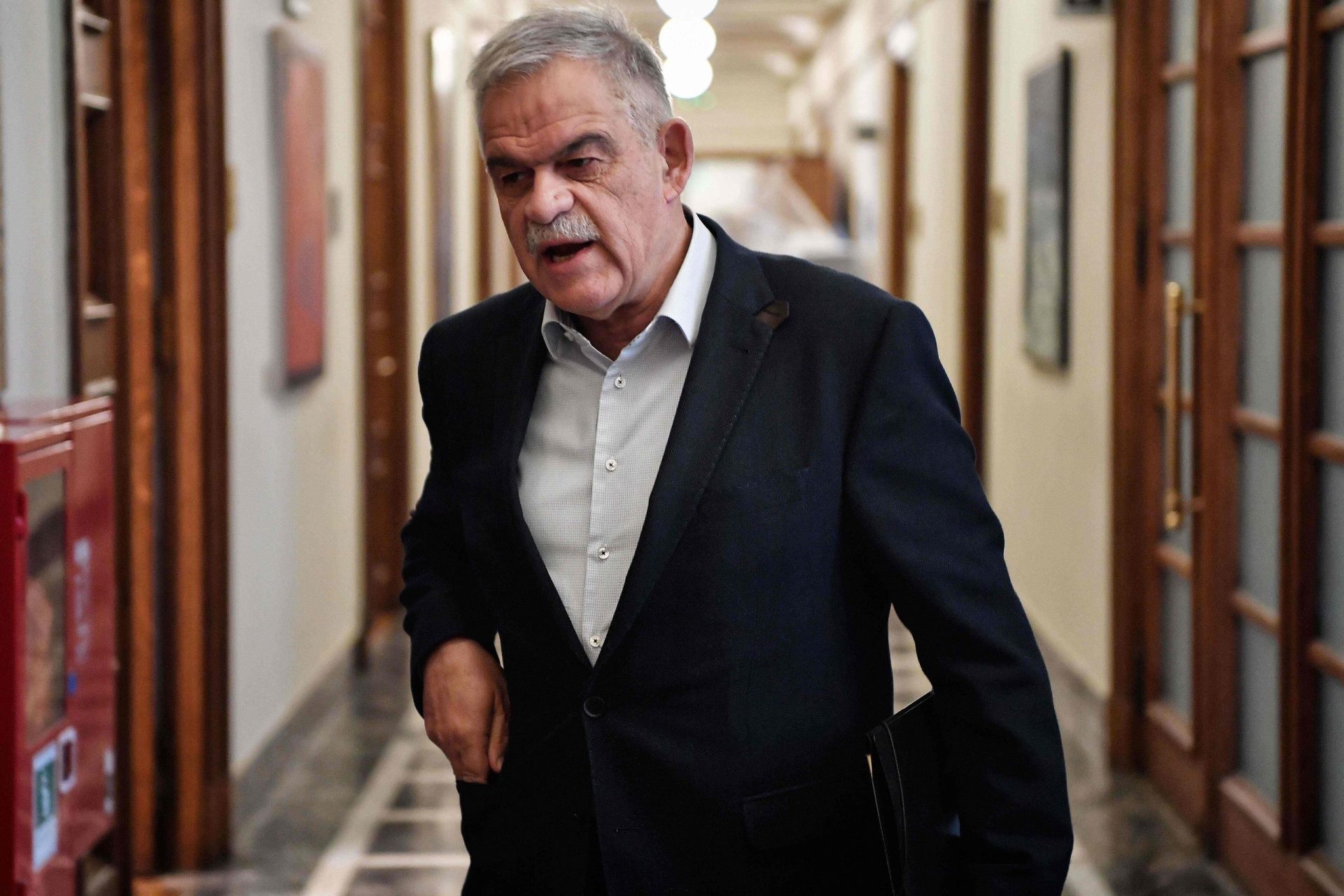 Grécia. Incêndios levam à demissão do ministro da Ordem Pública