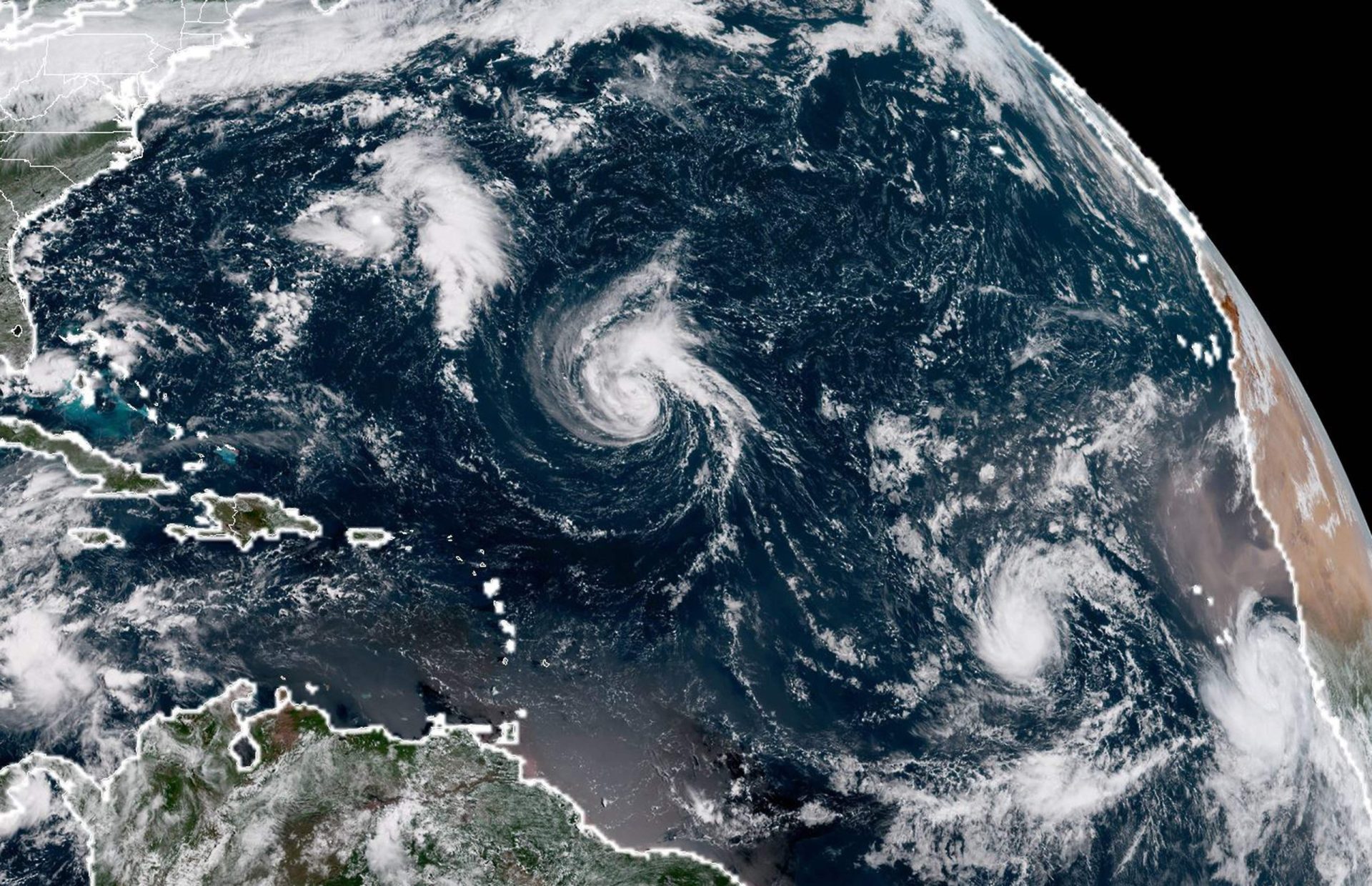 Tempestade Helene pode atingir continente na segunda-feira