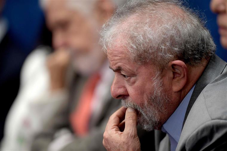 Tribunal rejeita candidatura presidencial de Lula da Silva