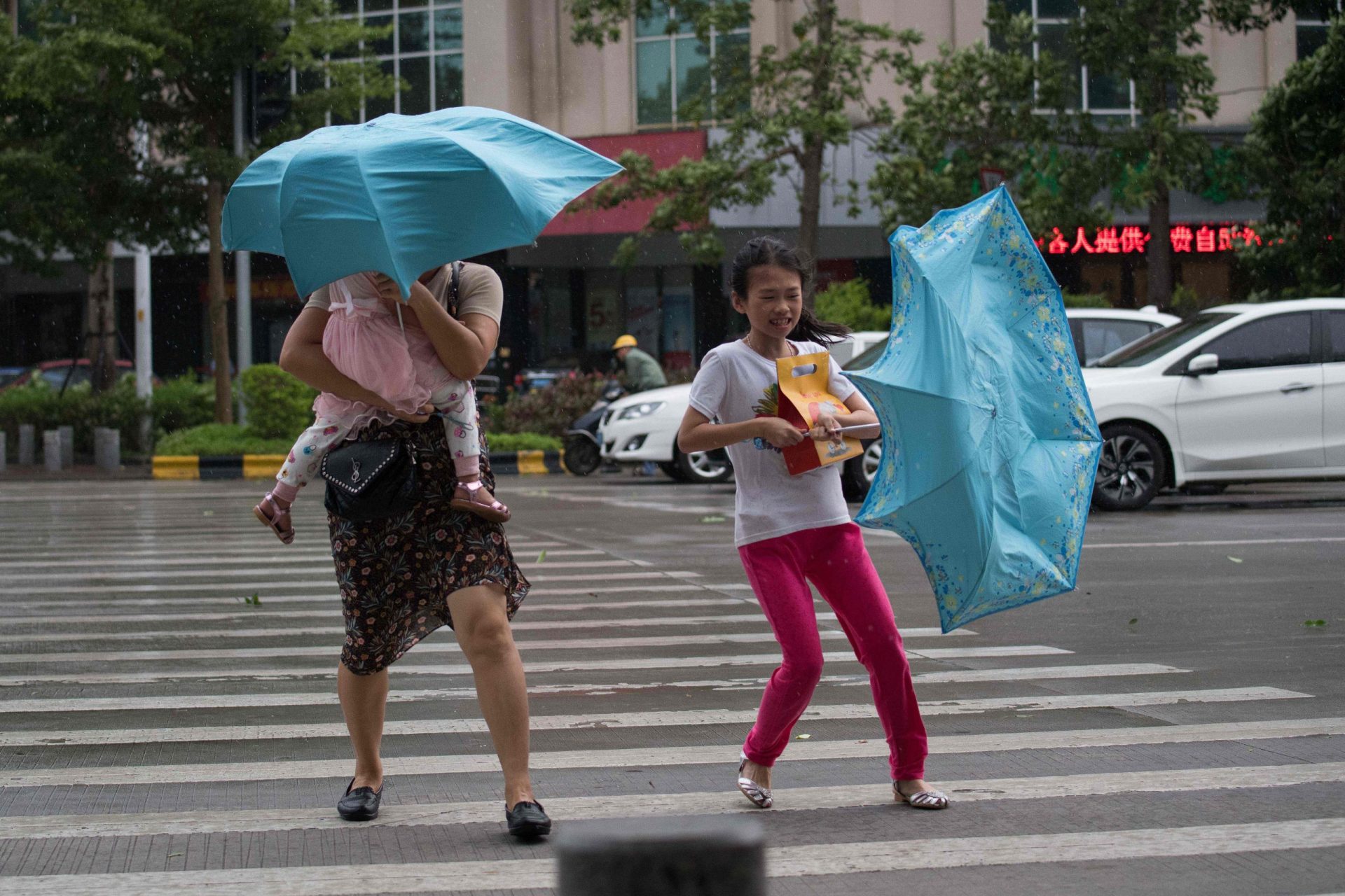 Tufão Mangkhut já fez pelo menos sete feridos em Macau
